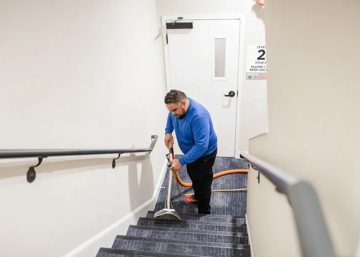 MH Cleaning worker providing professional cleaning service